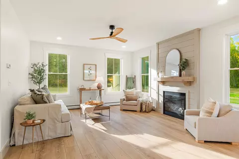 Living - 427 Mountain View Rd, Williston, VT 05495 photo 1 of 6