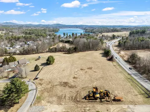 47 Clover Ln, Laconia, NH 03246