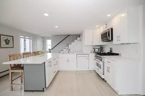 Kitchen - 583 Ocean Blvd, Hampton, NH 03842 photo 3 of 4