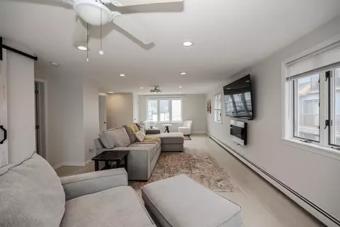 Living - 583 Ocean Blvd, Hampton, NH 03842 photo 8 of 12