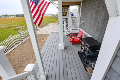 Exterior - 583 Ocean Blvd, Hampton, NH 03842 photo 10 of 14