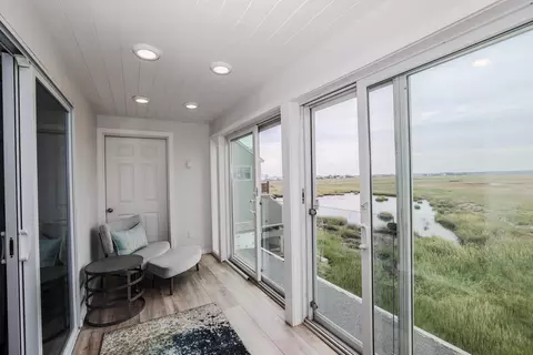 Entry Way - 583 Ocean Blvd, Hampton, NH 03842 photo 3 of 3