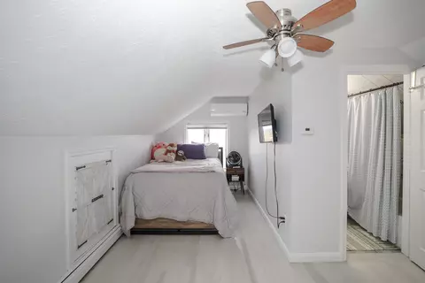 Bedroom - 583 Ocean Blvd, Hampton, NH 03842 photo 3 of 3