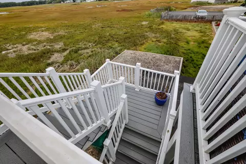 Exterior - 583 Ocean Blvd, Hampton, NH 03842 photo 8 of 14