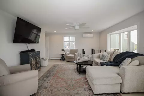 Living - 583 Ocean Blvd, Hampton, NH 03842 photo 1 of 12