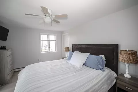 Bedroom - 583 Ocean Blvd, Hampton, NH 03842 photo 2 of 3