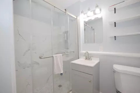 Bath - 583 Ocean Blvd, Hampton, NH 03842 photo 6 of 7