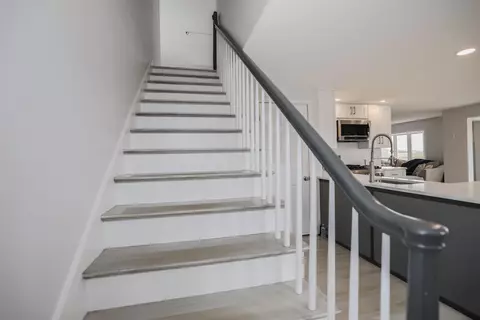 Entry Way - 583 Ocean Blvd, Hampton, NH 03842 photo 2 of 3