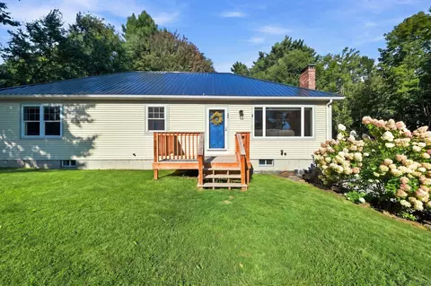 25 Ridgewood Dr, Gilmanton, NH 03237