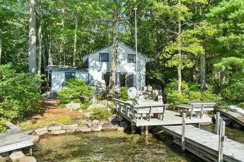 32 Treasure Is, Alton, NH 03810