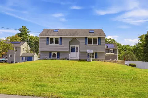 10 Lilac St, Hudson, NH 03051