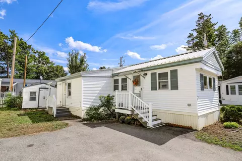 7 Hollyhock Way #32, Manchester, NH 03109
