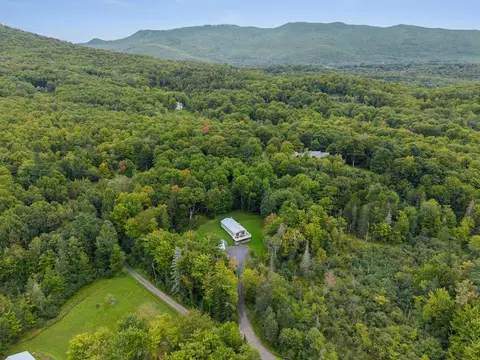 102 N Spruce Haven Rd, Waterbury, VT 05677