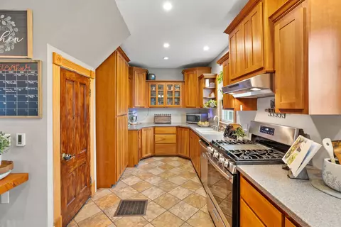 Kitchen - 83 Spring St, Hardwick, VT 05843 photo 2 of 3