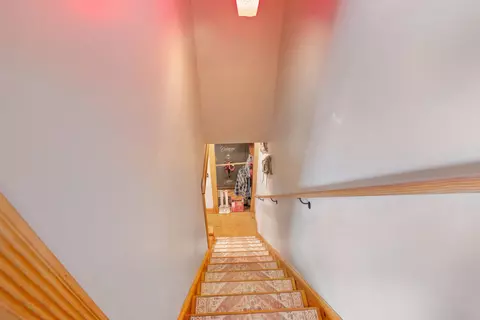 Entry Way - 83 Spring St, Hardwick, VT 05843 photo 3 of 7