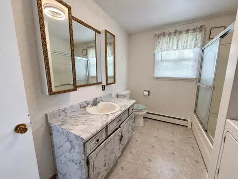 Bath - 867 4th Ave, Berlin, NH 03570 photo 1 of 1