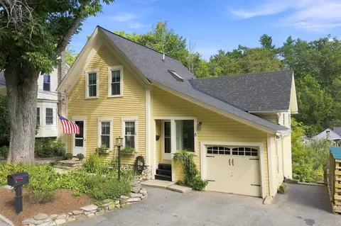 8 Old Coach Rd, New Boston, NH 03070