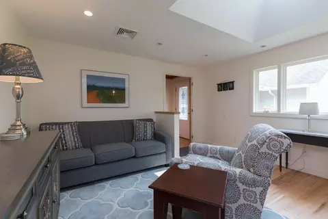 Living - 180 Drinkwater Rd, Kensington, NH 03833 photo 4 of 7
