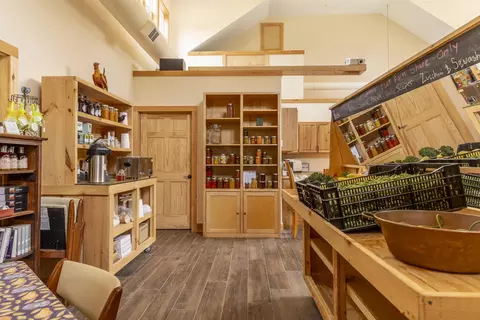 Kitchen - 180 Drinkwater Rd, Kensington, NH 03833 photo 1 of 11