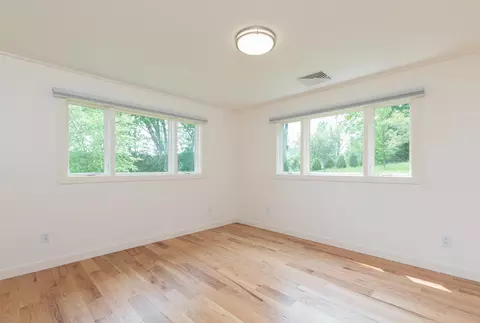 Bedroom - 180 Drinkwater Rd, Kensington, NH 03833 photo 5 of 10
