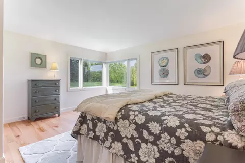 Bedroom - 180 Drinkwater Rd, Kensington, NH 03833 photo 3 of 10
