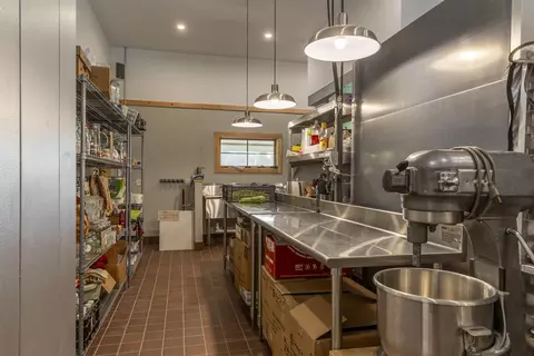 Kitchen - 180 Drinkwater Rd, Kensington, NH 03833 photo 2 of 11