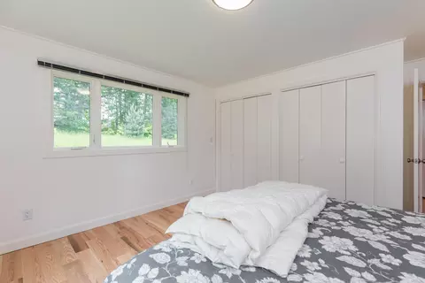 Bedroom - 180 Drinkwater Rd, Kensington, NH 03833 photo 8 of 10