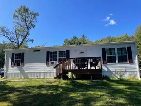 65 Old Chesterfield Rd, Hinsdale, NH 03451
