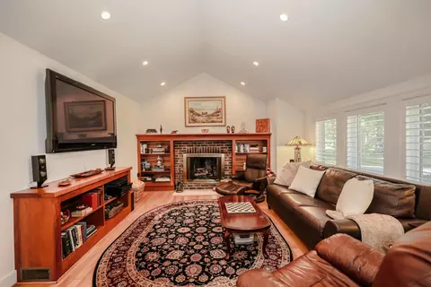 Living - 29 Depot Rd, Hampton Falls, NH 03844 photo 1 of 2