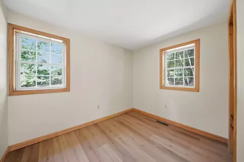 Bedroom - 9 Zapora Dr, Hooksett, NH 03106 photo 4 of 5