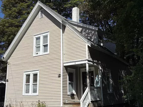 8 Crawford St, Plymouth, NH 03264
