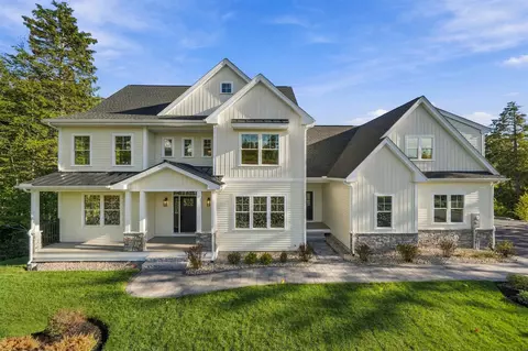 24 Indian Rock Rd, Bedford, NH 03110