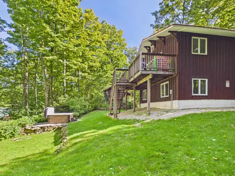 293 Tanglewood Dr, Killington, VT 05751