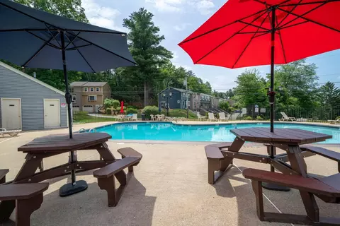 67 Cannongate Iii Rd, Nashua, NH 03063
