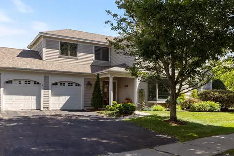 514 Golf Course Rd, South Burlington, VT 05403