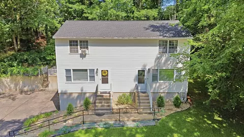 37-39 Intervale St, Nashua, NH 03064