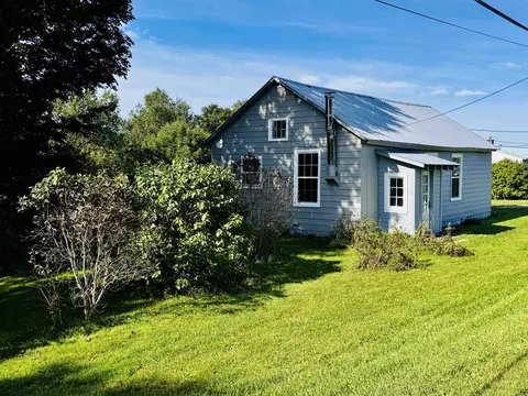 1402 Montgomery Rd, Berkshire, VT 05447