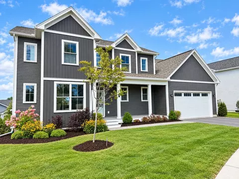 27 Leo Ln, South Burlington, VT 05403