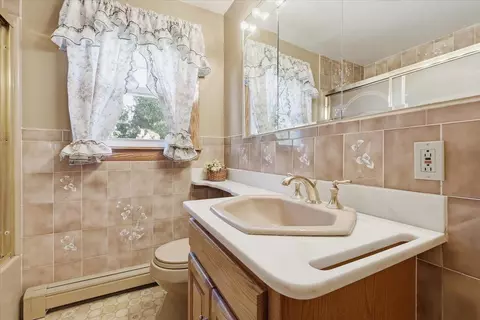 Bath - 18 Crescent Ave, Dover, NH 03820 photo 1 of 1