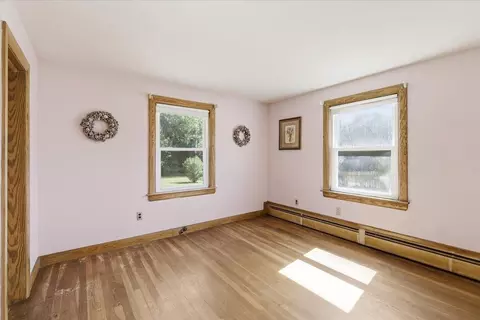 Bedroom - 18 Crescent Ave, Dover, NH 03820 photo 1 of 7