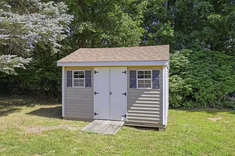 Exterior - 18 Crescent Ave, Dover, NH 03820 photo 11 of 19