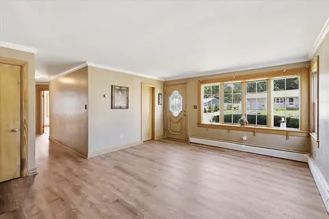 Living - 18 Crescent Ave, Dover, NH 03820 photo 1 of 3