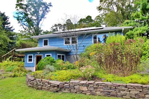 703 Dorset St, South Burlington, VT 05403