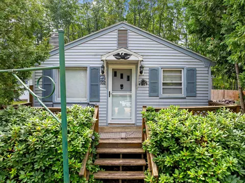 102 Plantation Rd, Laconia, NH 03246