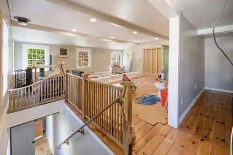 Entry Way - 17 Thornton St, Derry, NH 03038 photo 5 of 5
