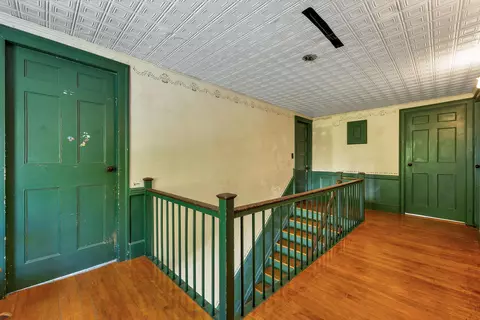 Entry Way - 5 Mountain Rd, Concord, NH 03301 photo 5 of 6
