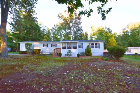 732 Concord Stage Rd #6, Weare, NH 03281