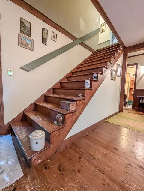 Entry Way - 974 County Rd, Walpole, NH 03608 photo 1 of 4