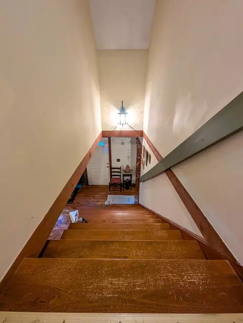 Entry Way - 974 County Rd, Walpole, NH 03608 photo 3 of 4