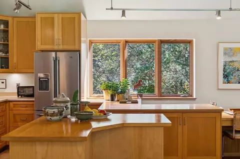 Kitchen - 7 Conant Rd, Hanover, NH 03755 photo 1 of 8